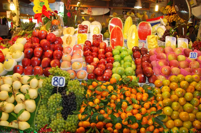 Fresh Fruits Display
